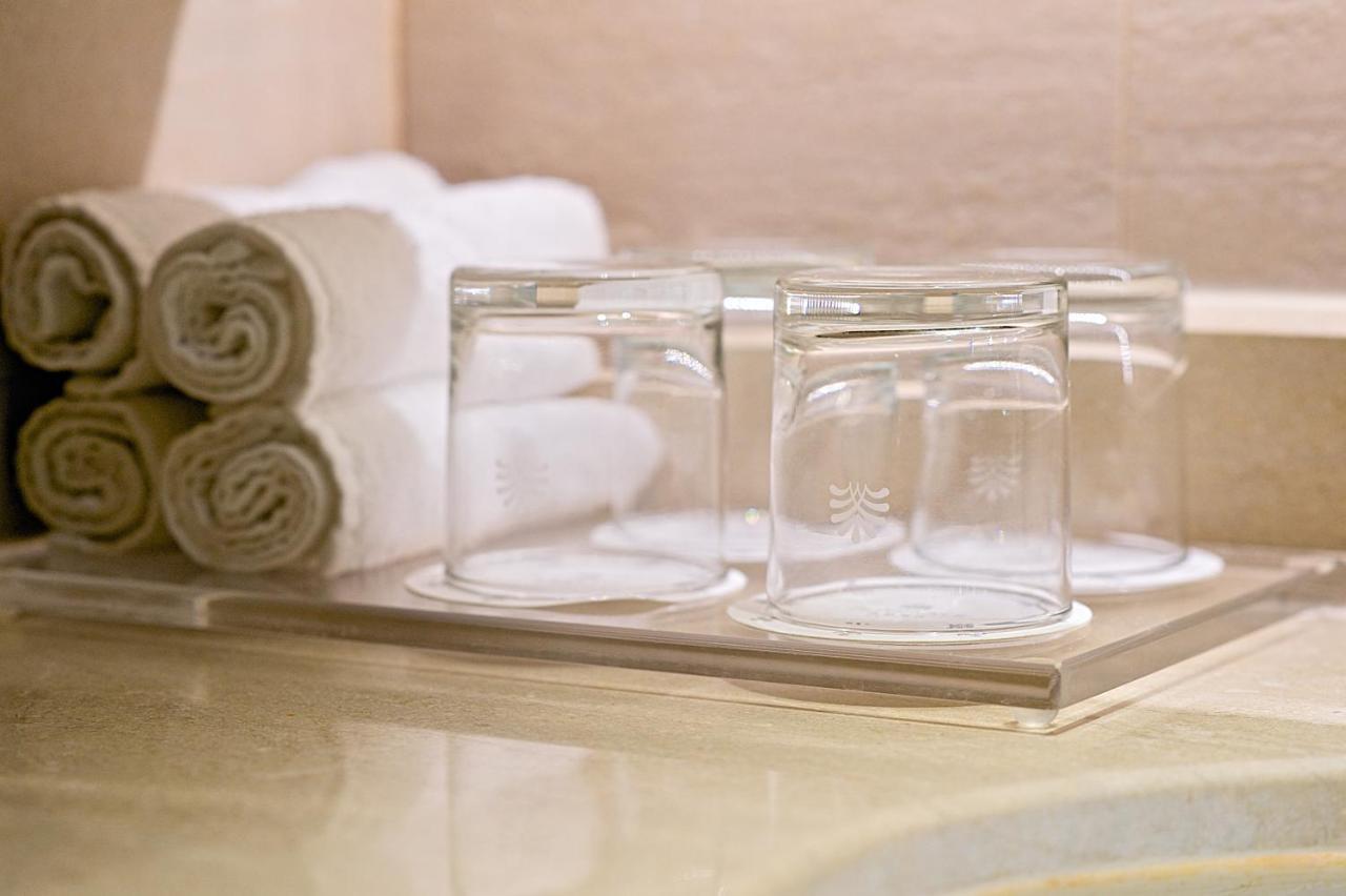 Hotel Royal Chihpin Wenquan Ngoại thất bức ảnh A set of three glasses